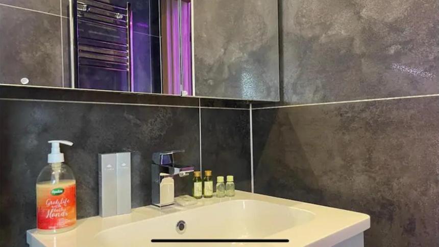 #5 Tgha Luxury One Bedroom Apartment In Athlone Luaran gambar